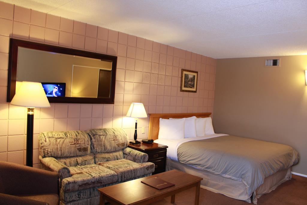 Canway Inn & Suites Dauphin Zewnętrze zdjęcie