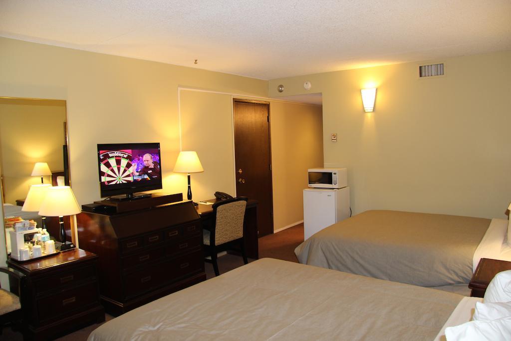 Canway Inn & Suites Dauphin Zewnętrze zdjęcie