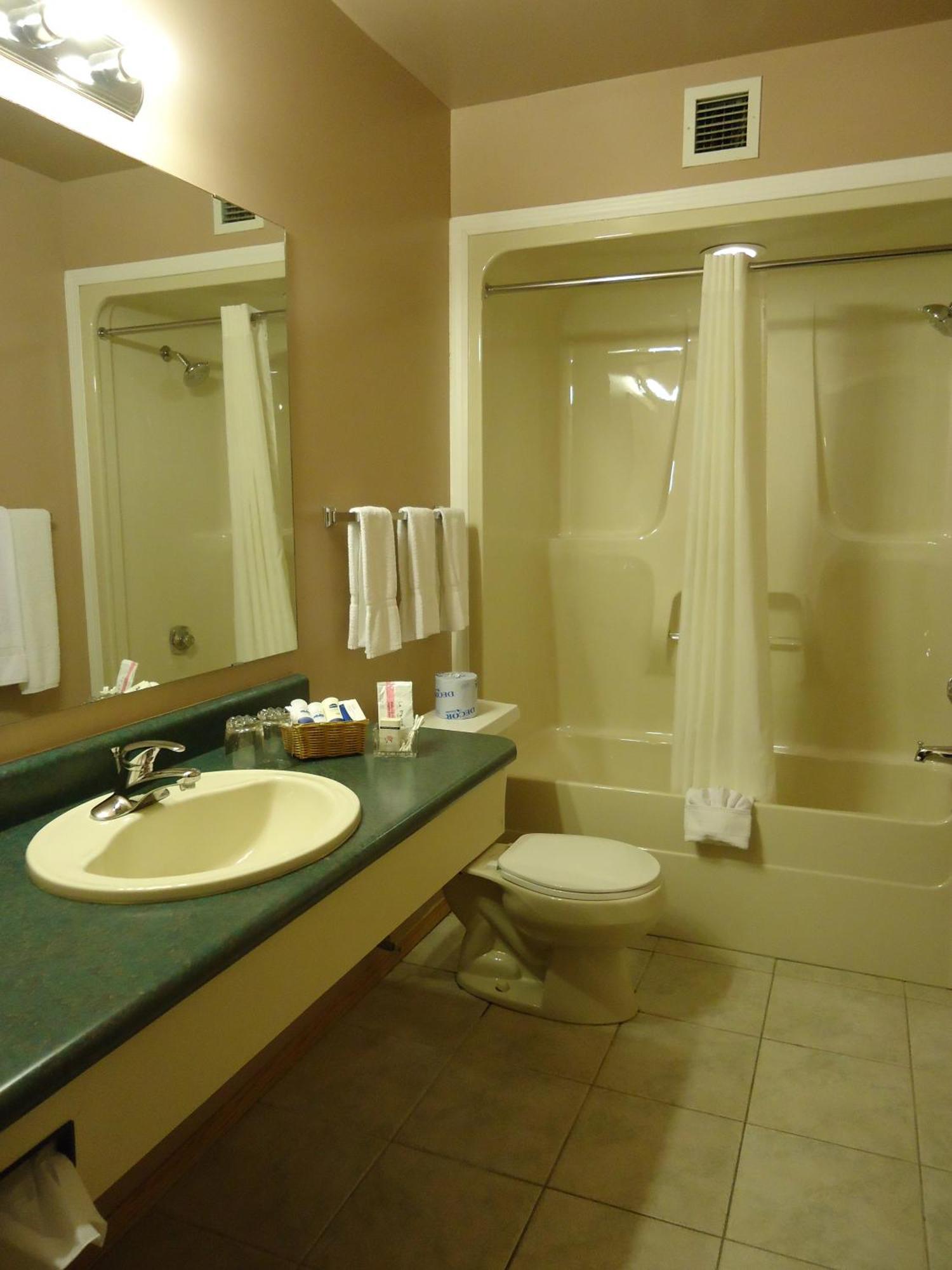 Canway Inn & Suites Dauphin Pokój zdjęcie
