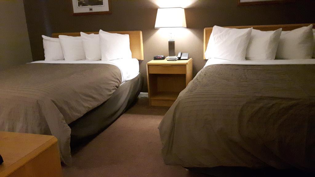 Canway Inn & Suites Dauphin Zewnętrze zdjęcie