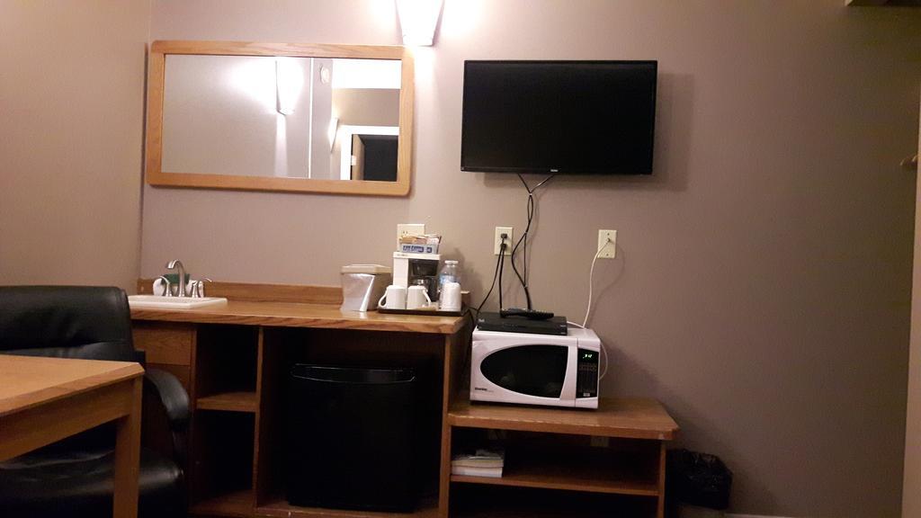 Canway Inn & Suites Dauphin Zewnętrze zdjęcie