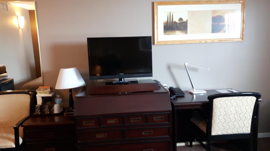 Canway Inn & Suites Dauphin Zewnętrze zdjęcie